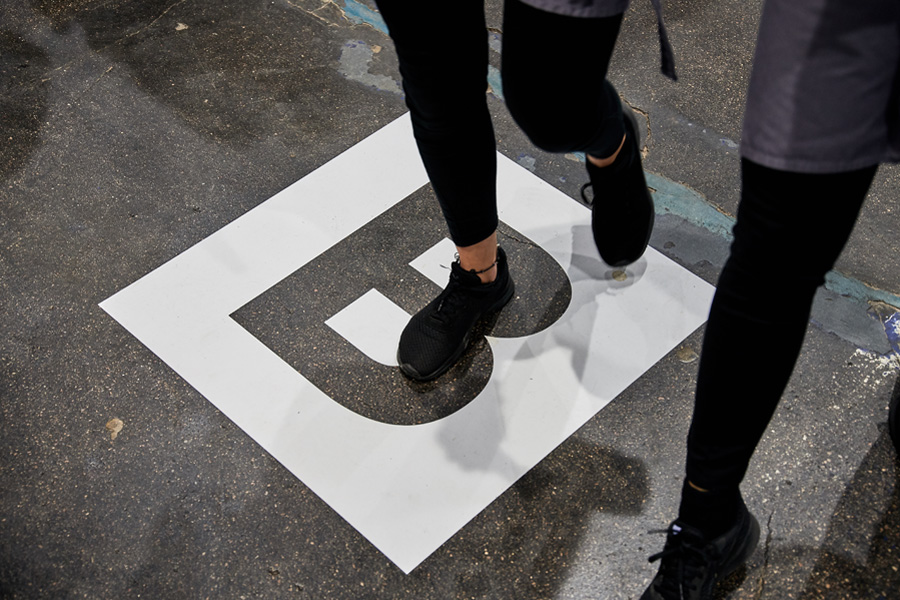 Professionelle Bodenaufkleber - Floor Graphics - mit Trittschutz ausgestattet